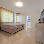 Great Villa With Beatiful View And 4 Bedrooms More 1000 Sqm Area