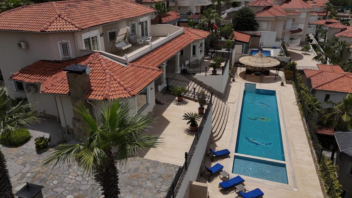 Great Villa With Beatiful View And 4 Bedrooms More 1000 Sqm Area * Alanya