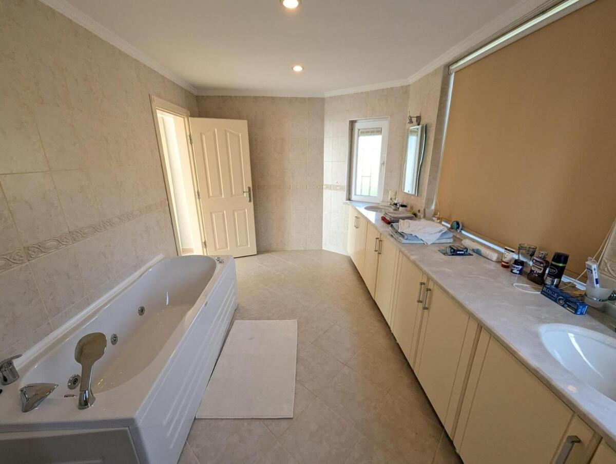 Great Villa With Beatiful View And 4 Bedrooms More 1000 Sqm Area *
